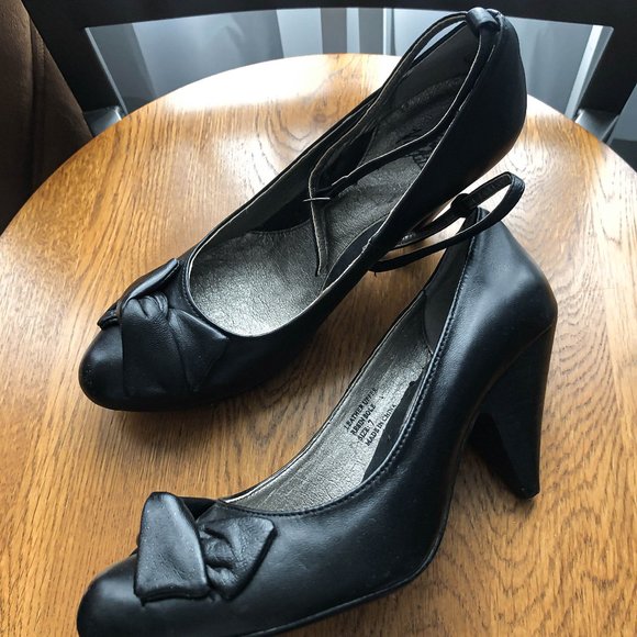 Very Volatile Womens Size 7 Pump Platform Heels Shoes - Picture 5 of 6